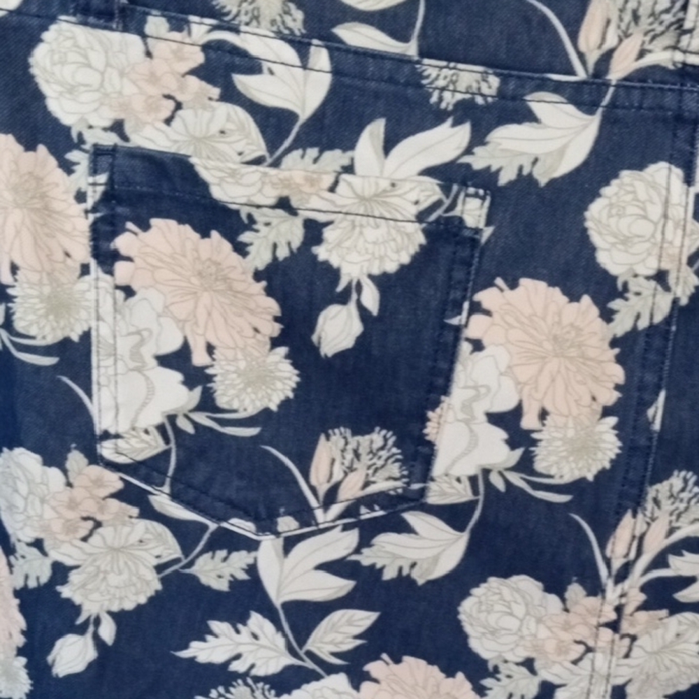 Faded Glory Blue and Cream Cropped Floral Jeggings - Picture 6 of 7